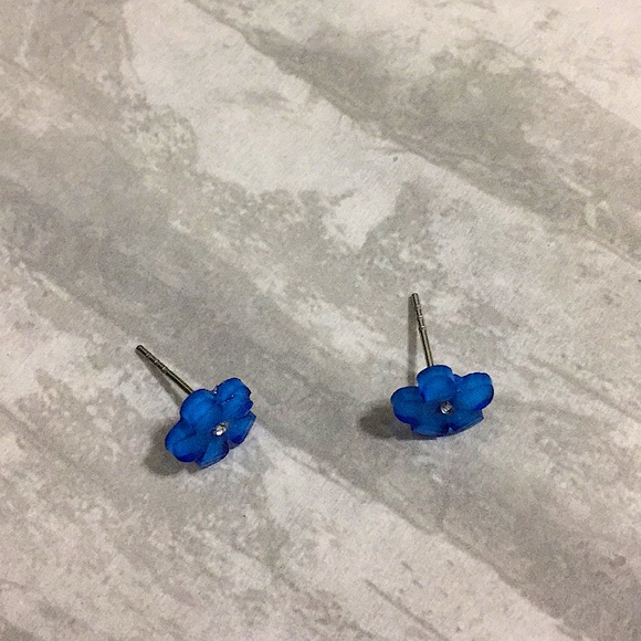 Blue diamond flower earrings - Picture 3 of 3